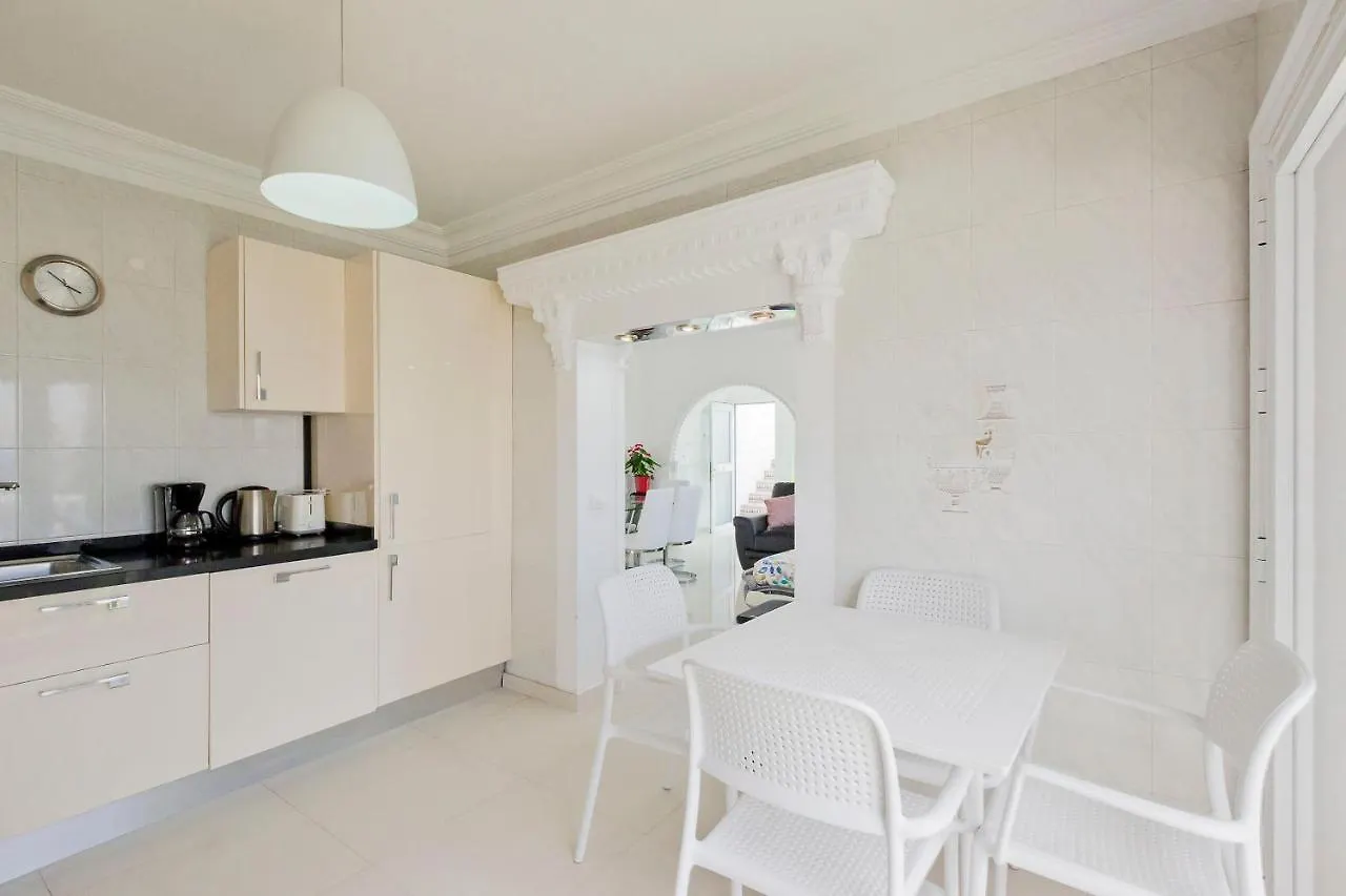 אדחה Villa Sara En San Eugenio - Sara Vacation