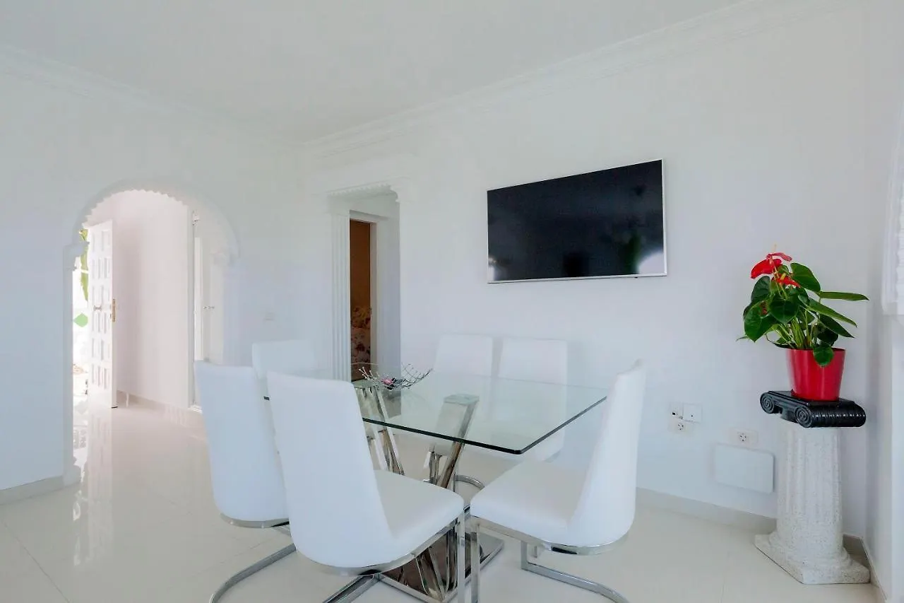 אדחה Villa Sara En San Eugenio - Sara Vacation