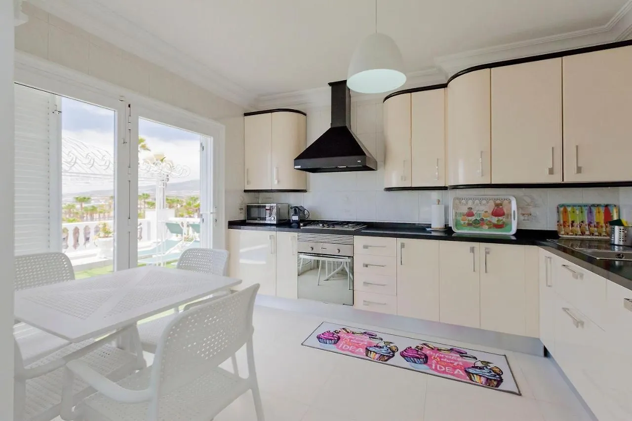 אדחה Villa Sara En San Eugenio - Sara Vacation ספרד