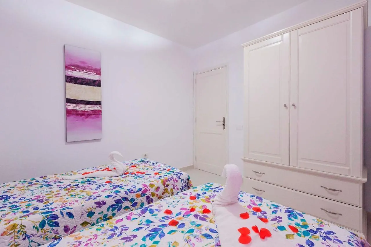 אדחה Villa Sara En San Eugenio - Sara Vacation