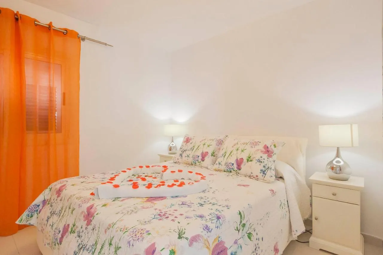 Villa Sara En San Eugenio - Sara Vacation アデヘ 0*,  スペイン